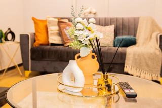 Stunning 3Bedroom Home Ideal for Long & Short Stay - Dudley - 0