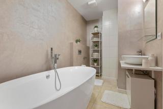 Urban Elegance Retreat - Bratislava - 3