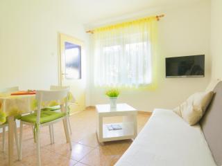 Apartment With a Garden - Pula - 8
