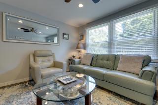 Coastal Getaway with Porch, 2 Mi to Niantic Beach! - Niantic - 5