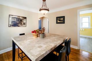 Ferndale Apartment with Yard - Near the Detroit Zoo! - 4