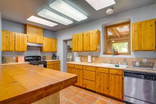 Las Cruces Vacation Rental - 3 Mi to NMSU - 7