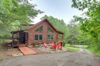 Moonshine Manor Cabin with Hot Tub, Near Lake Lure - Lake Lure - 9