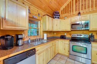 Moonshine Manor Cabin with Hot Tub, Near Lake Lure - Lake Lure - 1