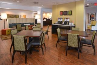 Hampton Inn Carbondale - Carbondale - 1