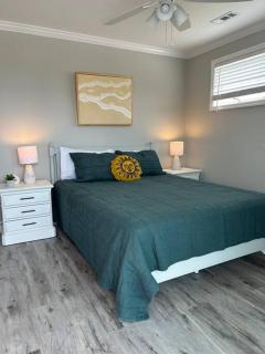 Holden Beach House Second Row with surround views! - Holden Beach - 6