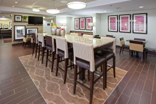 Hampton Inn Dickson - 7