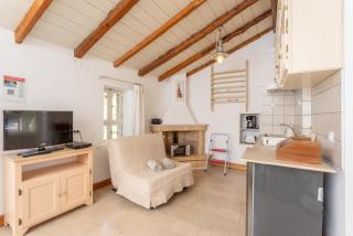 Millers Cottage Large Private Pool AC WiFi - 4