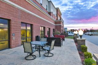 Hampton Inn Detroit/Southgate - 8