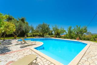 Villa Russa Dionisis - Trapezaki - 4