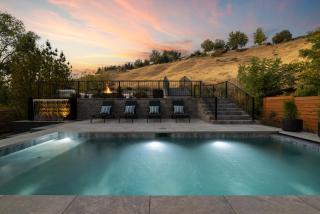 Lux North End Home: Heated Pool/Fire Pit/Theatre - Boise - 9