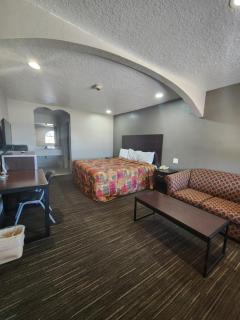 Scottish Inn and Suites Beaumont - Beaumont - 1