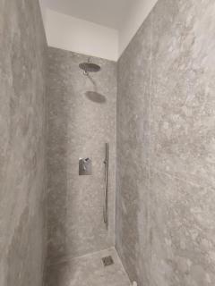 Diana’s Guesthouse - 4