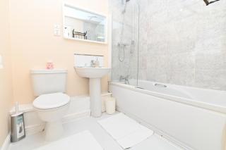 One Bedroom Apartment TCA-78 - Watford - 7