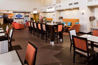 Hampton Inn & Suites Las Vegas South - Las Vegas - 2