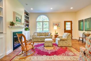 Charming Flushing Cottage with Deck and Spacious Yard! - 6