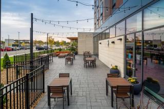 Hilton Garden Inn Milwaukee Brookfield Conference Center - Brookfield - 9