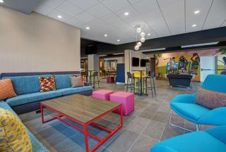 Home2 Suites By Hilton Milwaukee Downtown - Milwaukee - 1