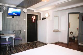 MAMBA HOTEL - готель в укритті - 1