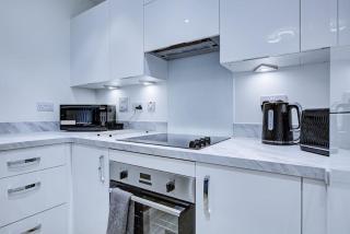 Brand New apartment next to Lakeside Shopping mall, Essex - West Thurrock - 4