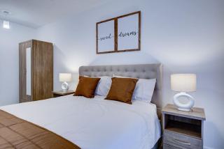 Brand New apartment next to Lakeside Shopping mall, Essex - West Thurrock - 1