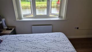 Stunning canal view 2 bedroom home with free parking - 3