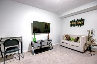 Comfortable & Spacious Basement Suite With WorkStation In Panorama - Calgary - 4
