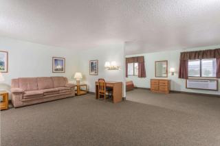 Super 8 by Wyndham Gallipolis Pt Pleasant Area - Gallipolis - 2