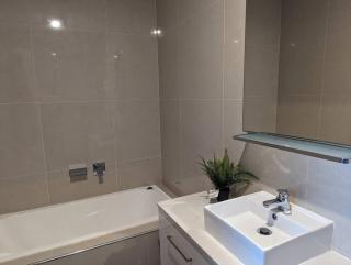 Spacious 2 bedroom apartment @Kingston Foreshore - 5