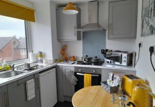 Spacious Apartment with Balcony, Breakfast & Parking, - Bishop Auckland - 5