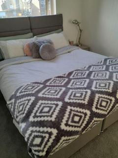 Spacious Apartment with Balcony, Breakfast & Parking, - Bishop Auckland - 4