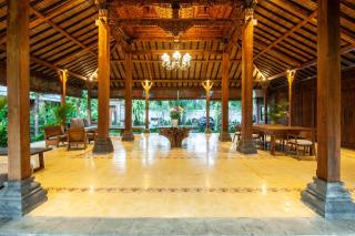 1-Bedroom Suite Room 5-Minutes Walk to Beach - 3