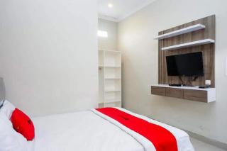 RedDoorz at Berlian Homestay Malioboro Yogyakarta - 3