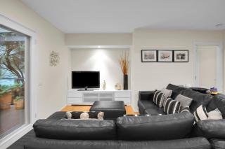 Summer by the Sea by Ready Set Stay- BYO LINEN AND TOWELS - Blairgowrie - 4