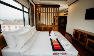Sisombat Plaza Hotel - Vang Vieng - 1