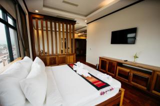 Sisombat Plaza Hotel - Vang Vieng - 2
