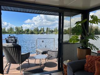 NEW - Little Asia - Stunning Boathouse on a lake Near Amsterdam with Sauna - 1