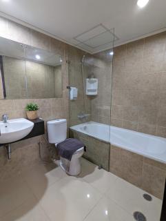 Cottonwood Apartment at Marbella Suites Dago - 5