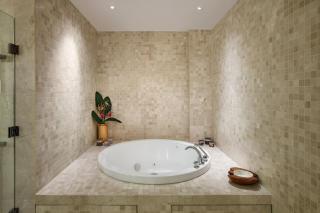 Portico 3 by Blue Sky Luxury - Saint James - 3