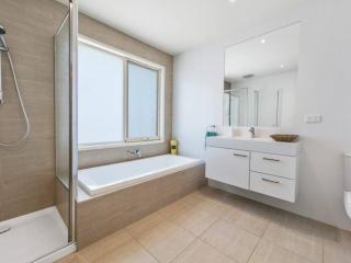 RYE/BLAIRGOWRIE FAMILY ENTERTAINER.. - Rye - 8