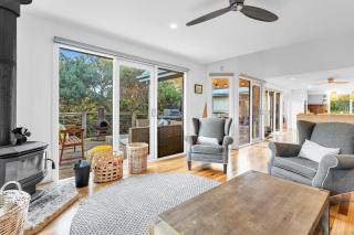 Sandy Hills Beach House by Ready Set Stay- BYO LINEN & TOWELS - Saint Andrews Beach - 0