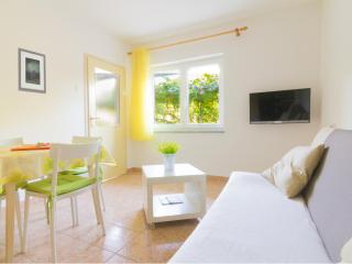 Apartment With a Garden - Pula - 6