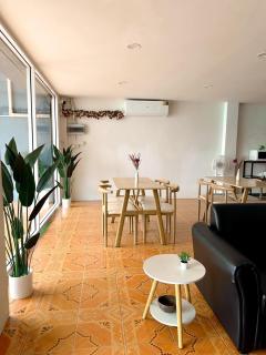 MONTANA Hotel & Hostel Phuket - Karon Beach - 9