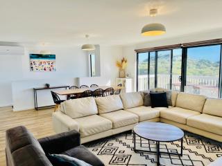 ACACIA - 6 Joy Tce Pets Welcome outside - 8