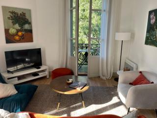 Nimes , appartement rénové dans immeuble classé. - Nimes - 1