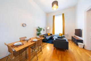 Shining bright two bedroom apt next to Andrassy ave - Budapest - 9