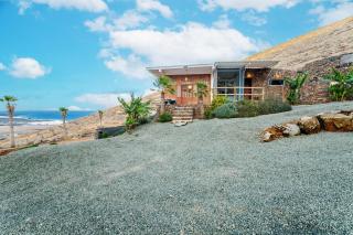 Eco Vineyard Cottage - Fantastic Views - 5 mins drive to Arrieta beach - 9