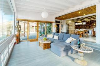 Eco Vineyard Cottage - Fantastic Views - 5 mins drive to Arrieta beach - 4