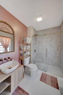 Our Pink House - Lincoln - 2