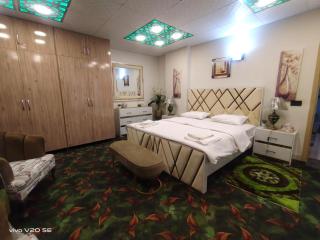 AQZ Luxury Three-Bedroom Apartment - Islamabad - 0